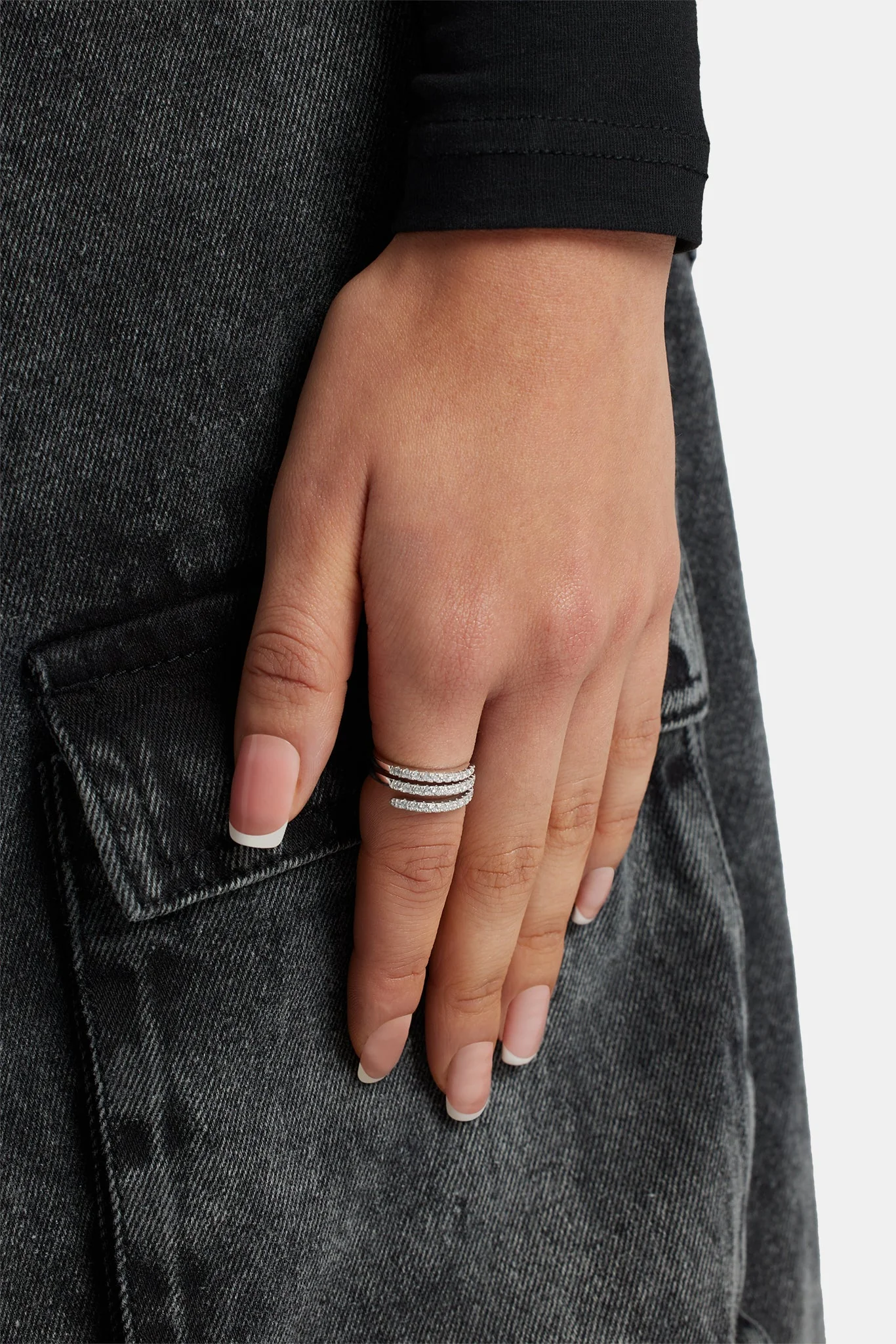925 10mm Iced CZ Twist Ring - Image 2