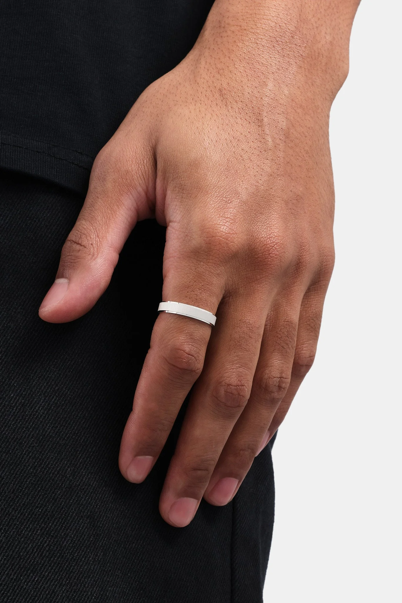 925 6mm Sterling Silver Banded Ring - Image 2