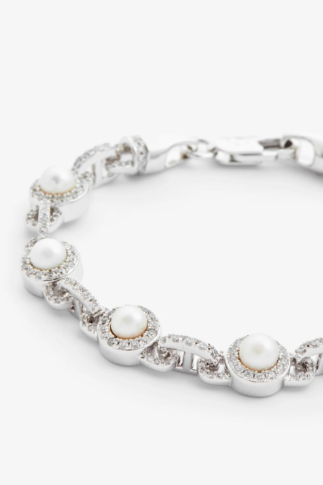 9mm Iced & Freshwater Pearl Bracelet - Image 2