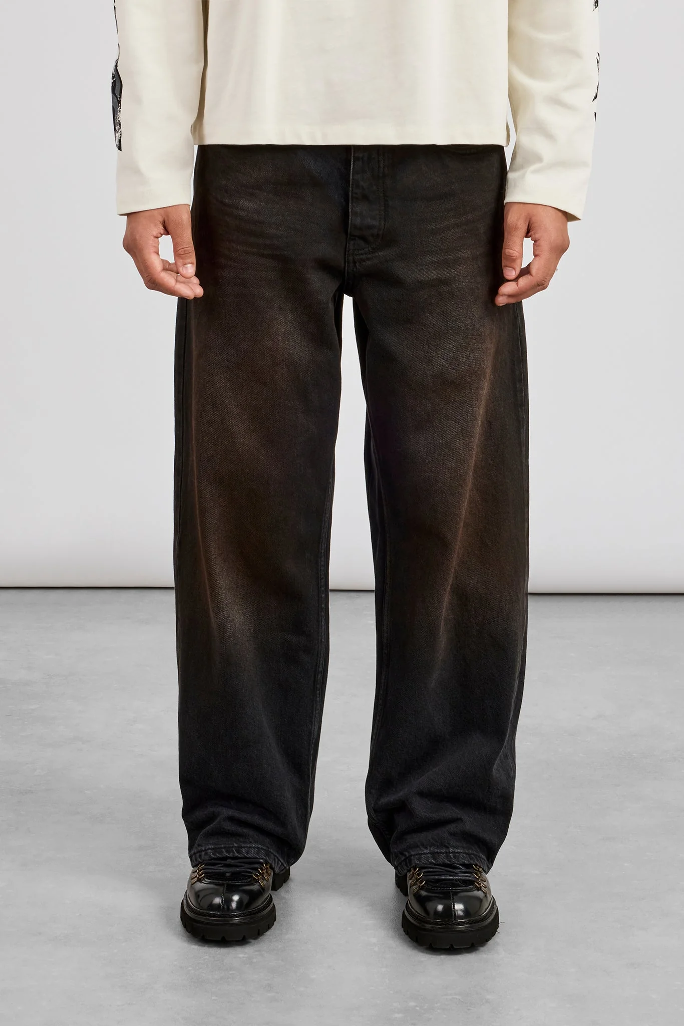 Baggy Fit Dirty Wash Jeans - Black - Image 2