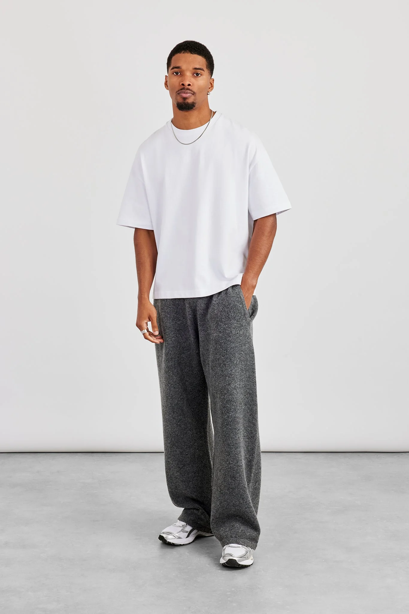 Knitted Relaxed Jogger - Grey - Image 4