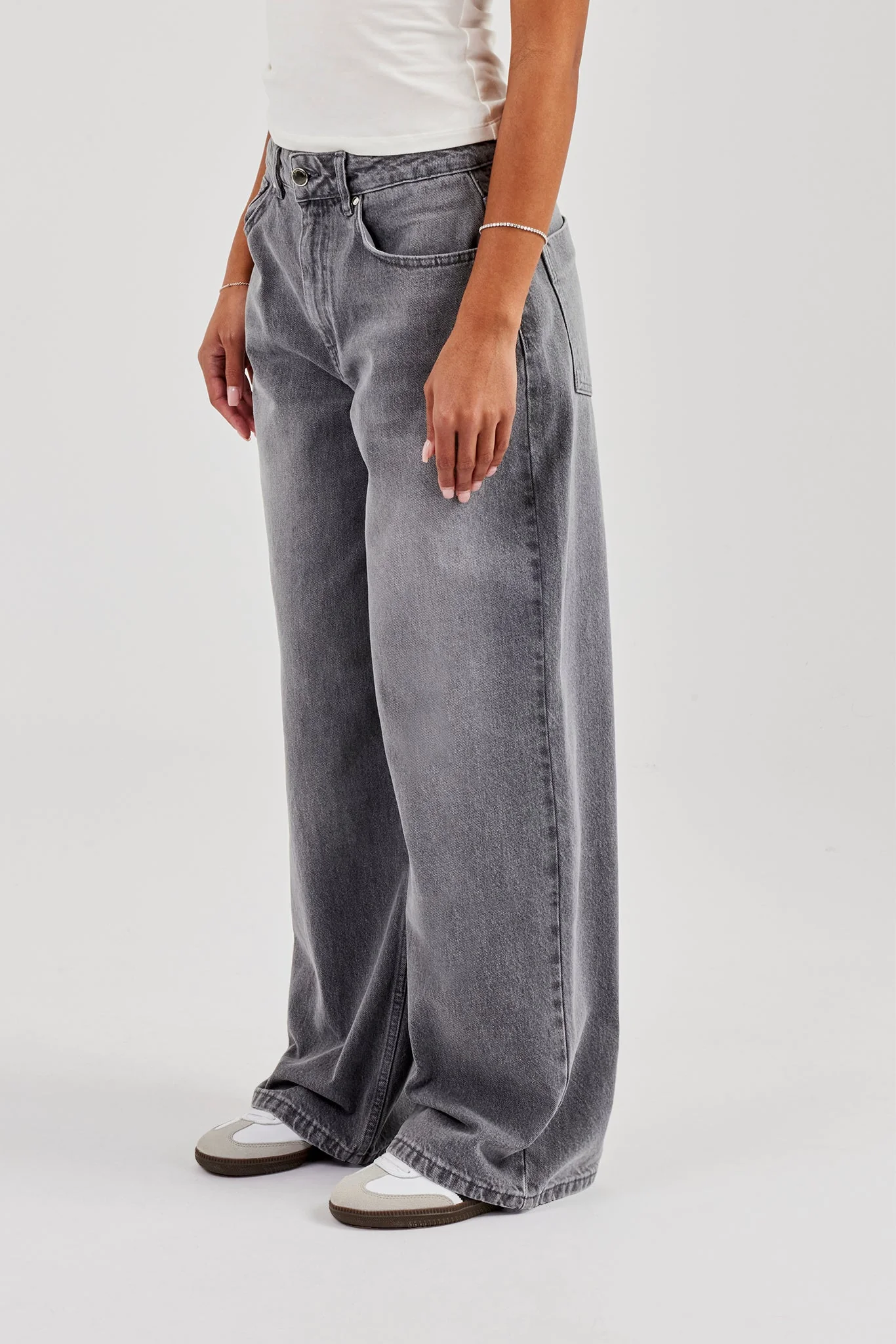 Low Rise Baggy Jean - Washed Grey - Image 3