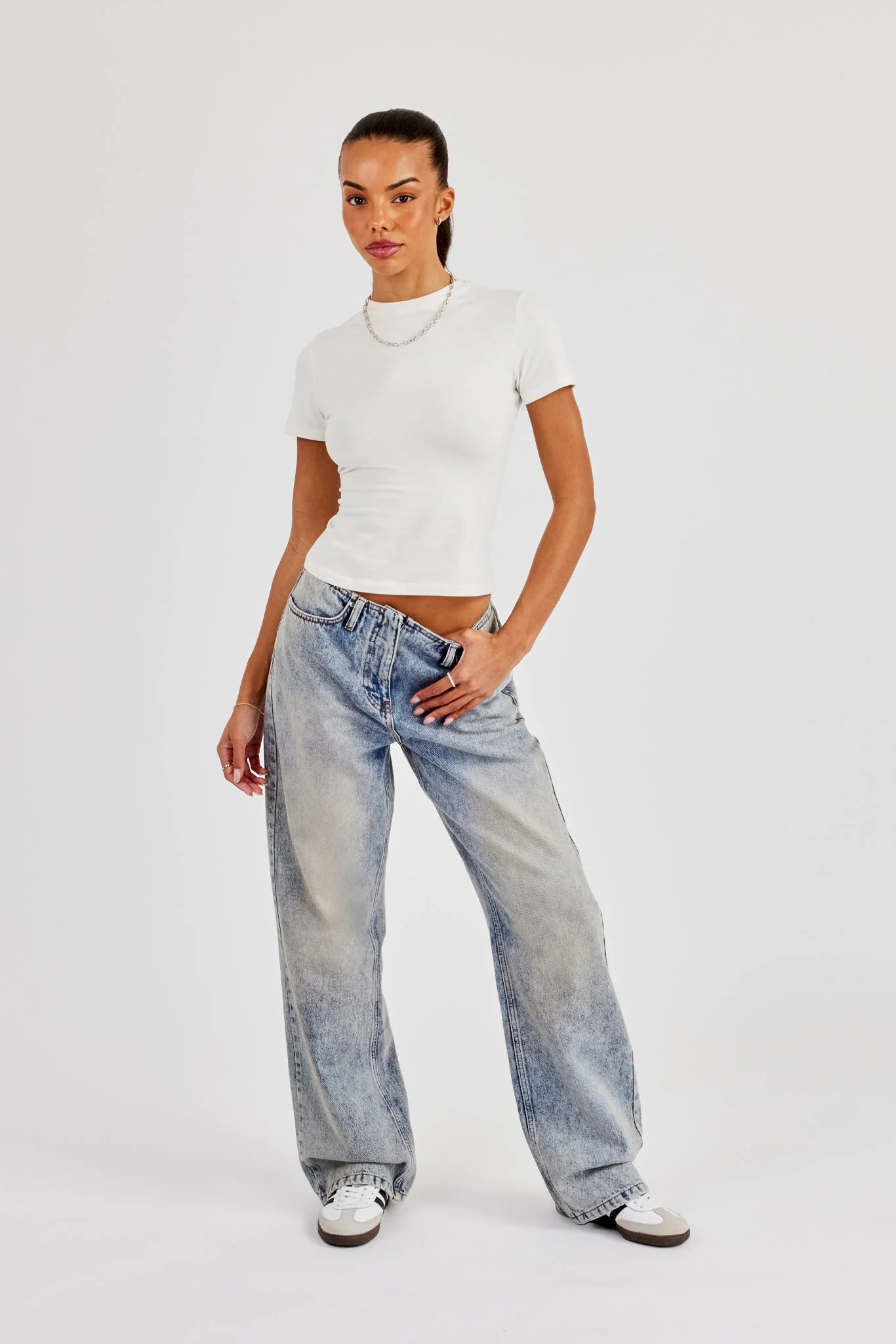 Mid Rise Relaxed Low Waistbandless Jean - Antique Wash - Image 4