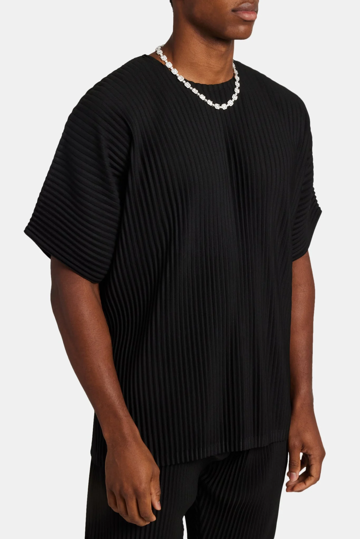 Oversized Pleated T-Shirt - Black - Image 4
