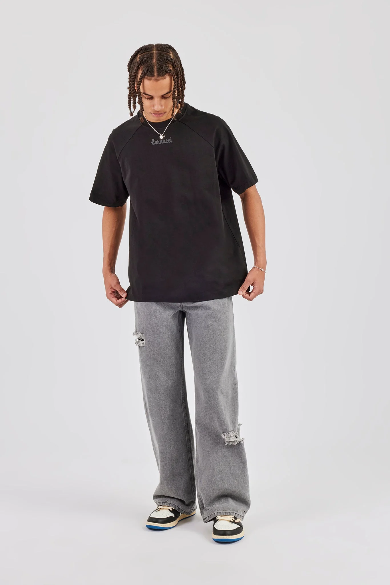 Oversized Raglan Logo T-Shirt - Black - Image 5