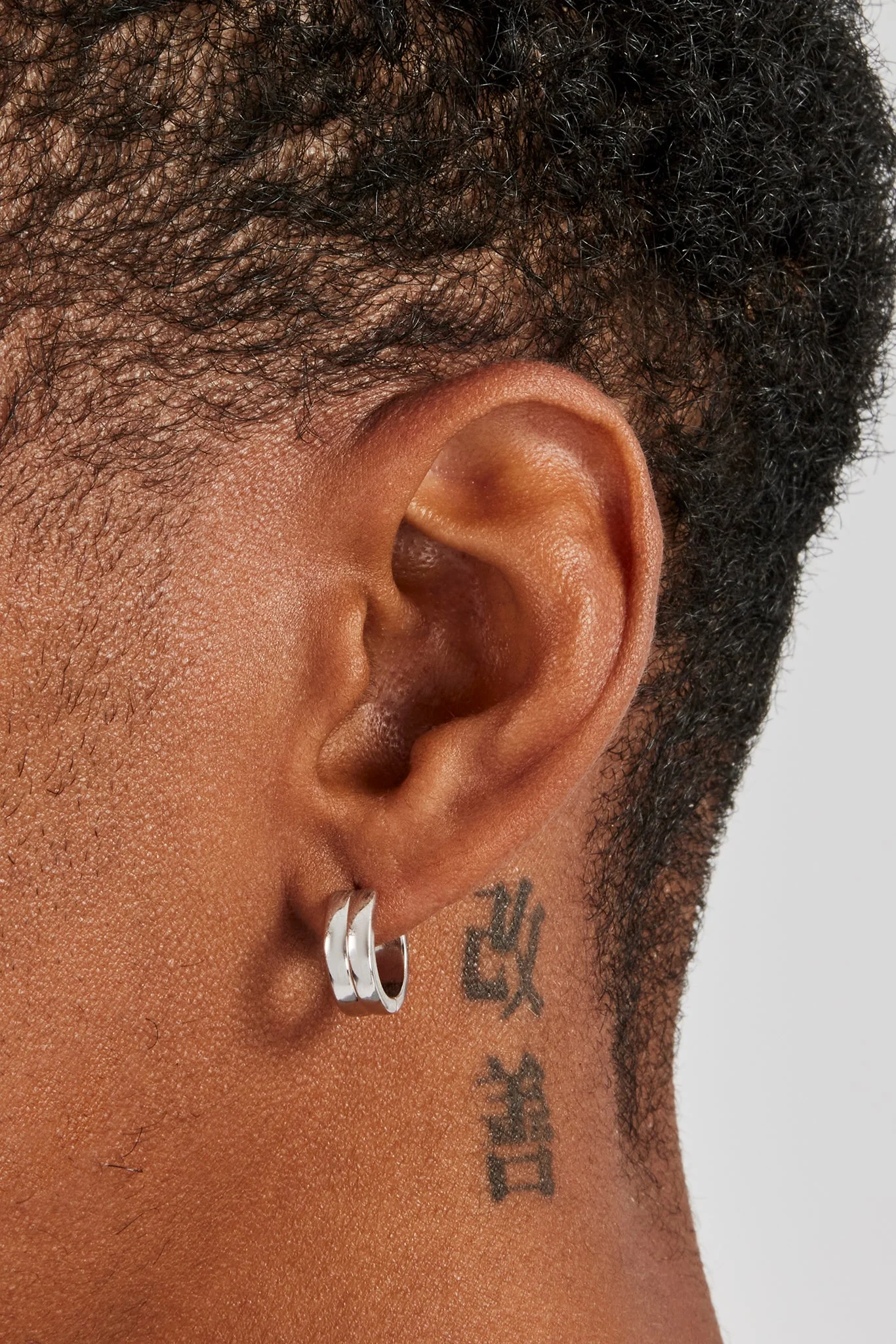 Polished Round Huggie Earrings - 10mm - Image 2