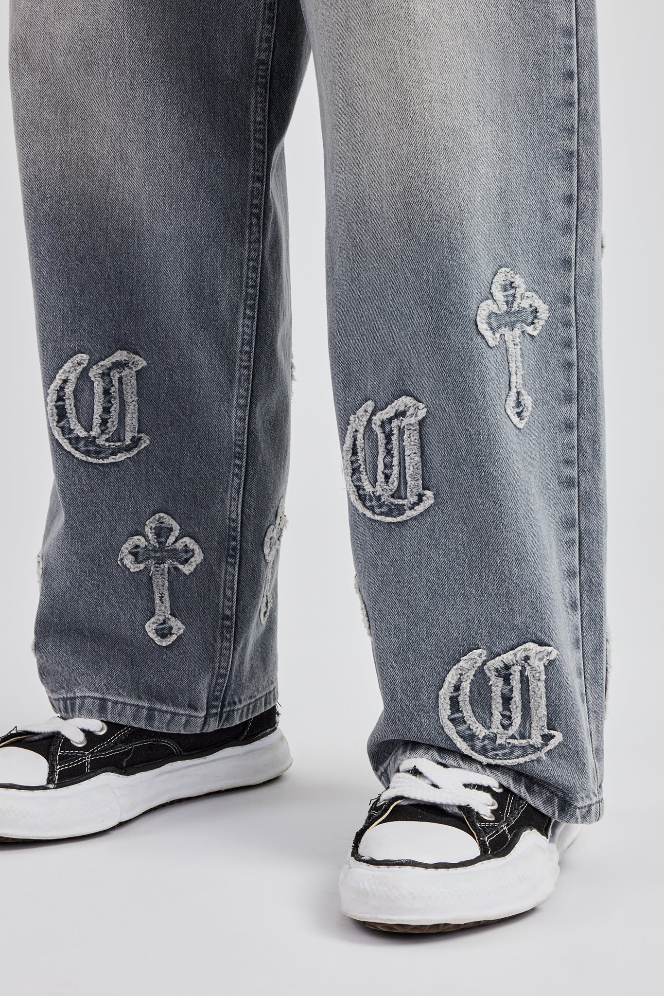Raw Edge Applique Cross Baggy Jean - Grey Wash - Image 2