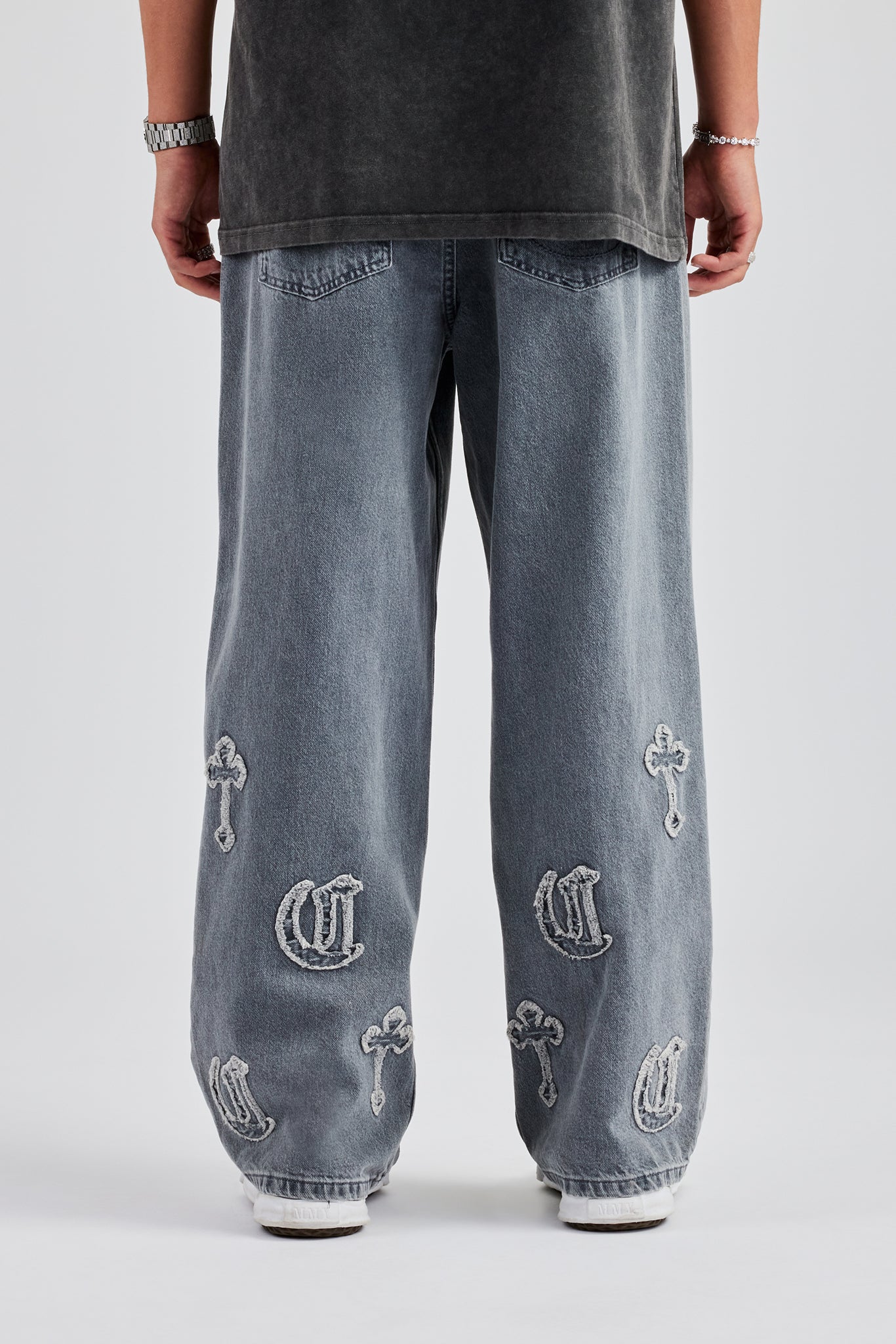Raw Edge Applique Cross Baggy Jean - Grey Wash - Image 3