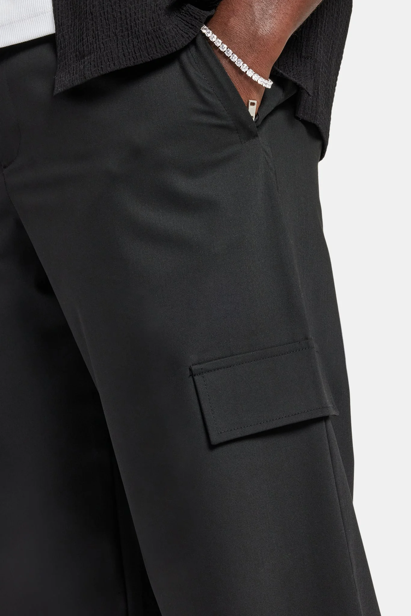 Relaxed Cargo Trouser - Black - Image 2
