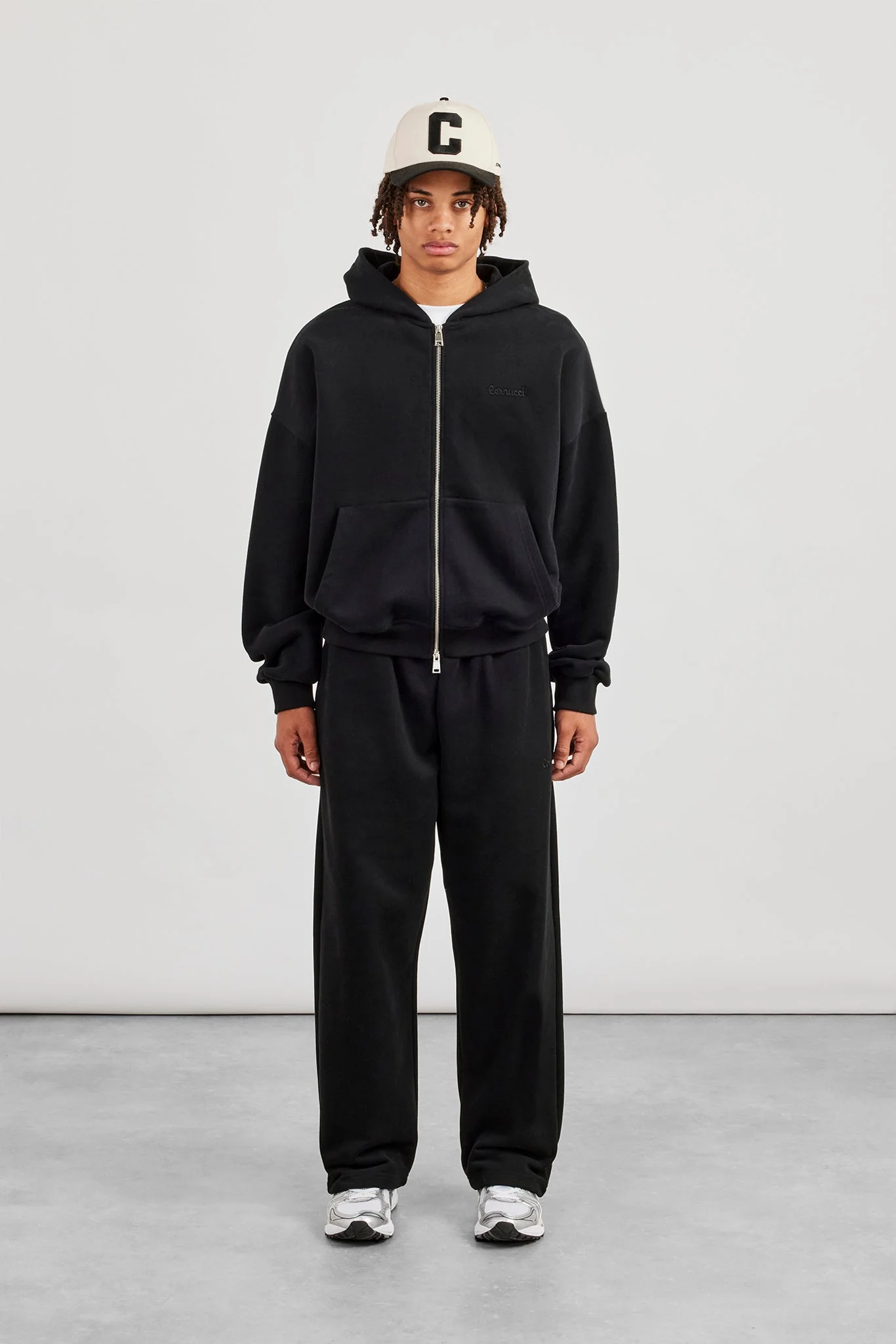Relaxed Jogger - Black - Image 2
