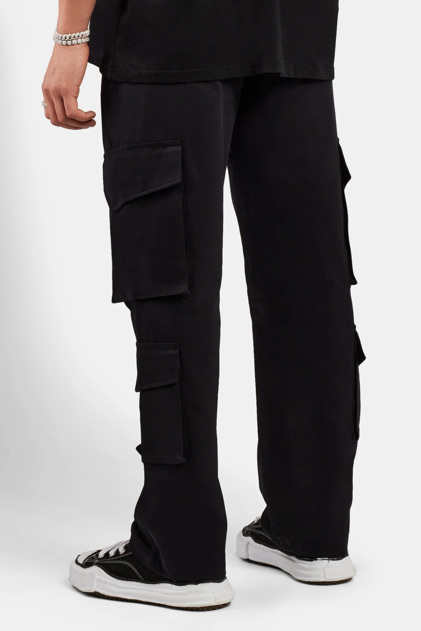 Relaxed Multi Pocket Cargo Trouser - Black - Image 4