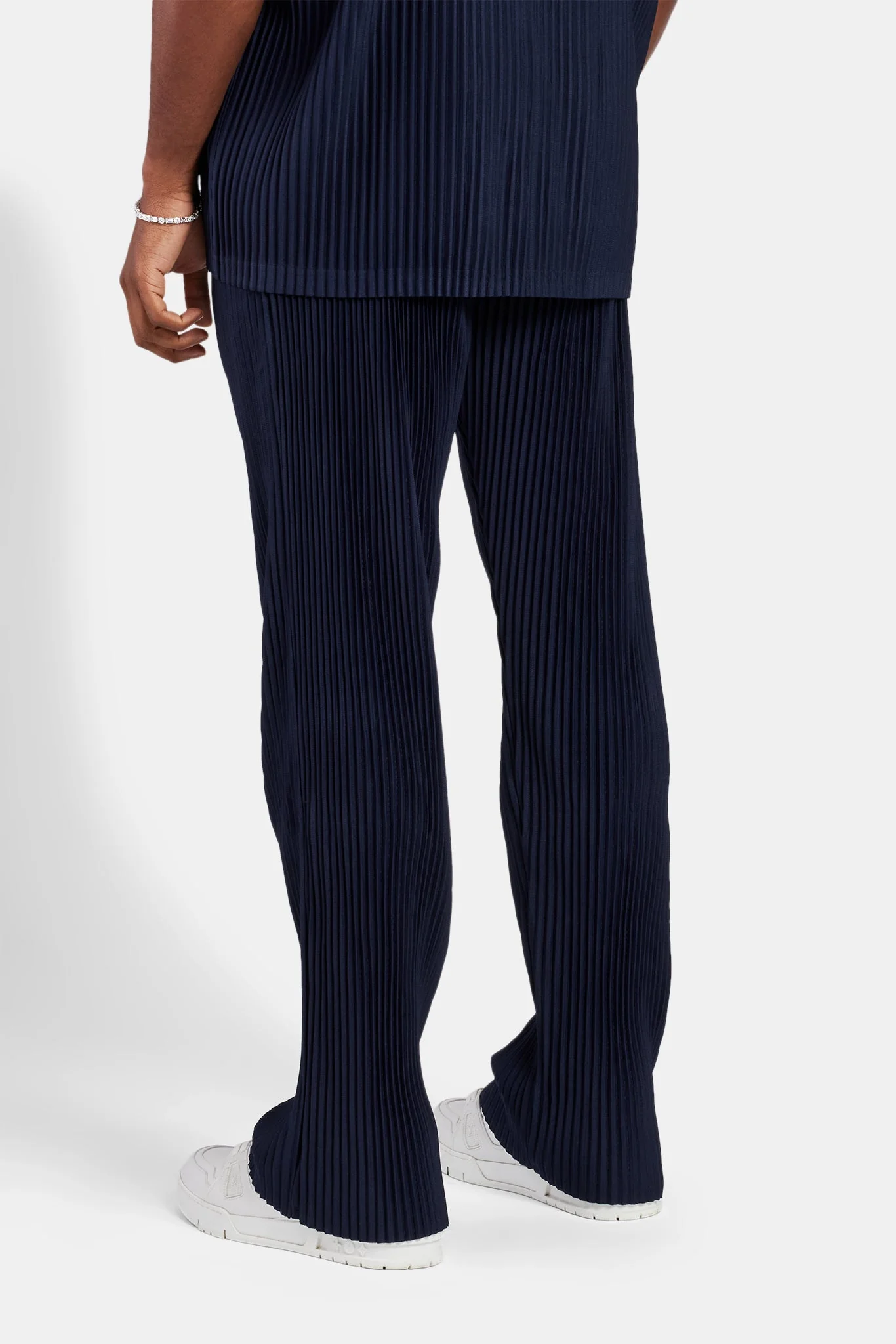 Relaxed Pleated Trouser - Navy - Image 4