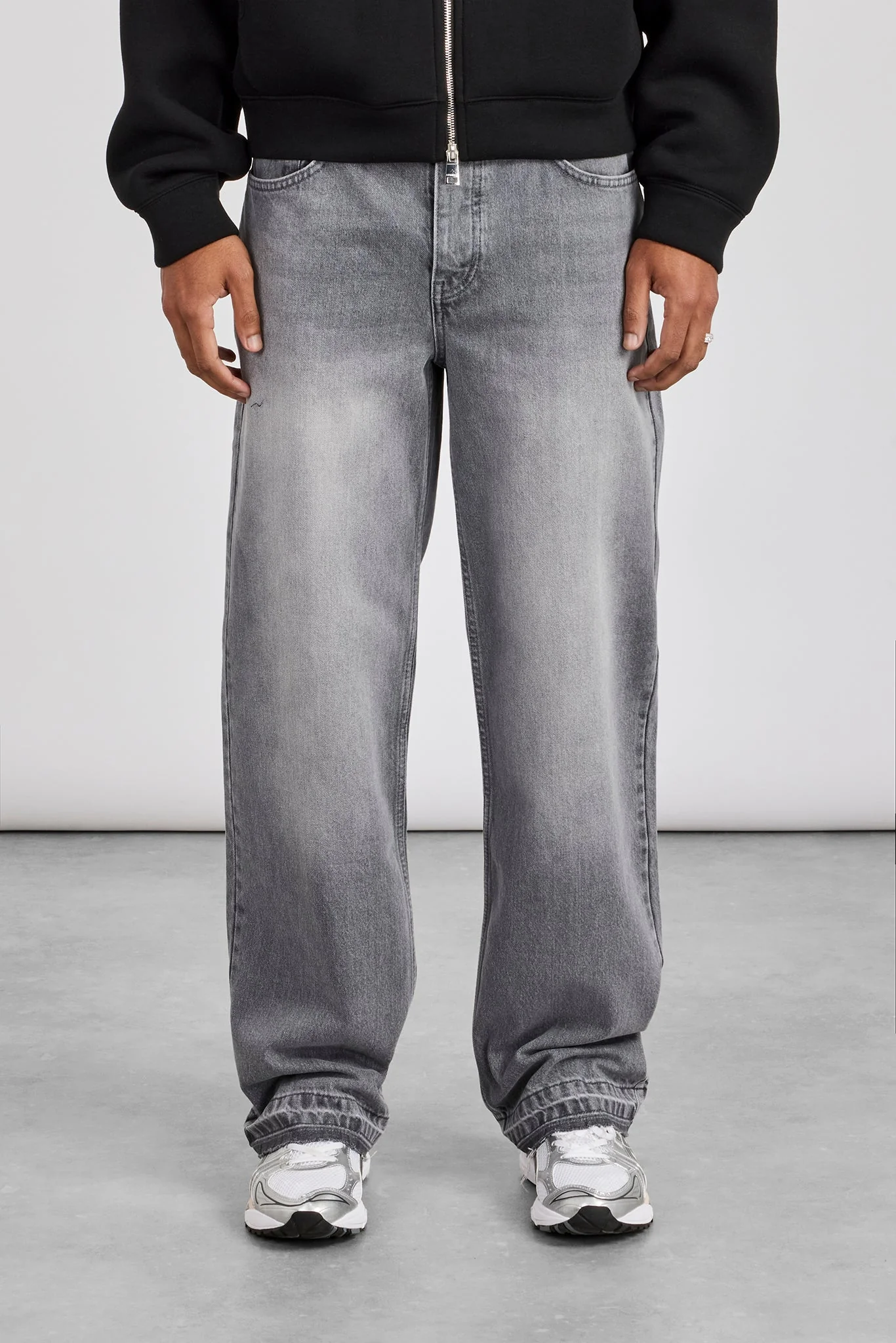 Relaxed Raw Hem Detail Jean - Washed Grey - Image 3