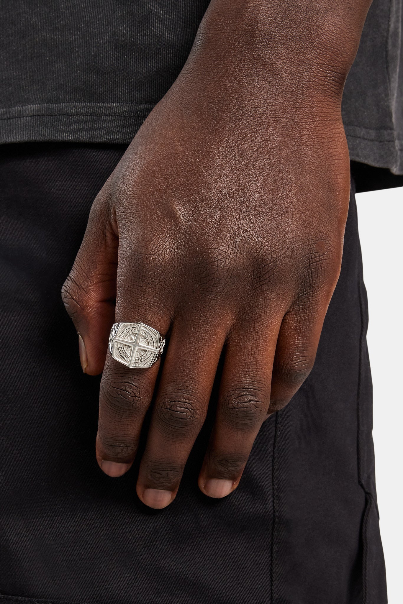 Textured Compass Ring - Image 2